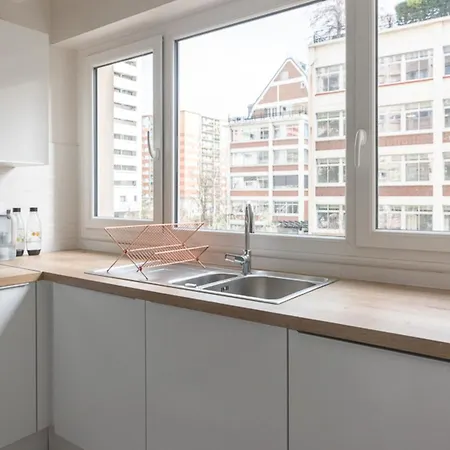 Spacious Nest Just Outside Paris Levallois-Perret